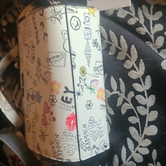 Steve Madden White Crossbody Bag with Multicolor Doodle Grafitte Print - Picture 8 of 8